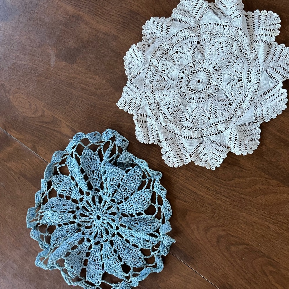 Crochet Dining Table Linens Set - White and Blue